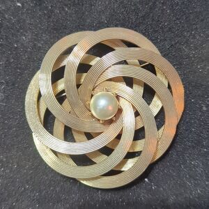 Vintage Pin Brooch Yellow Gold Tone Round Faux Pearl Domed Layered Dimensional